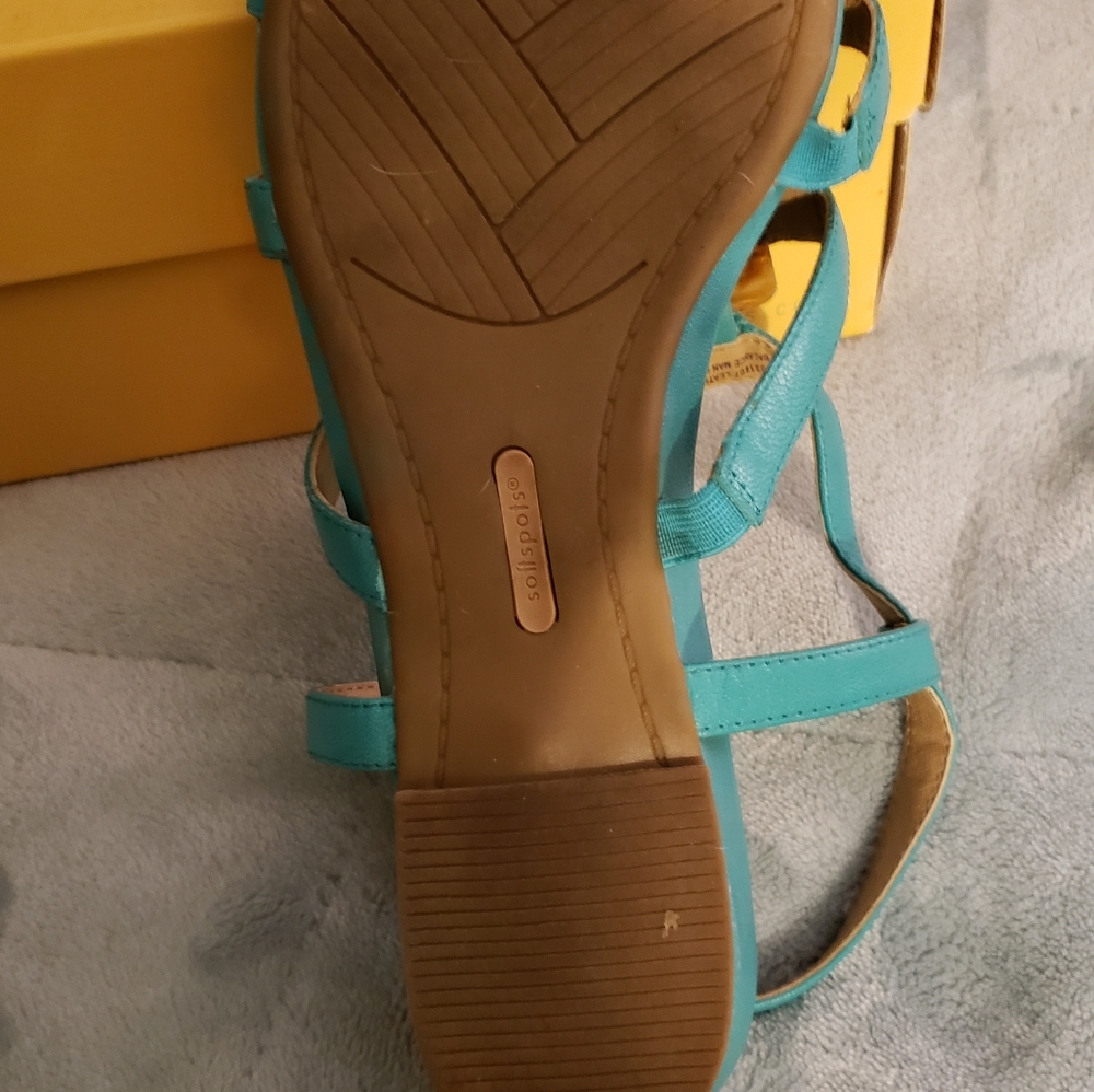 Shoes - Picture 3 of 3